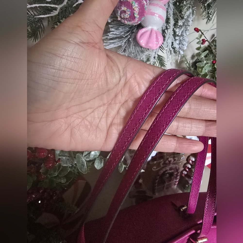 Michael Kors Jet Set Large Tote Saffiano Leather Top Zip - Raspberry - Gold Logo - Picture 3 of 9